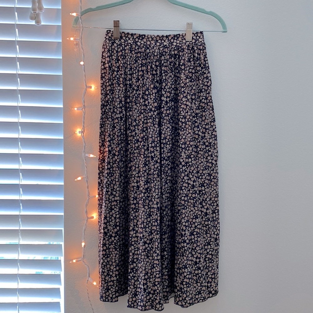 American Eagle Outfitters Size XS Midi Skirt Floral